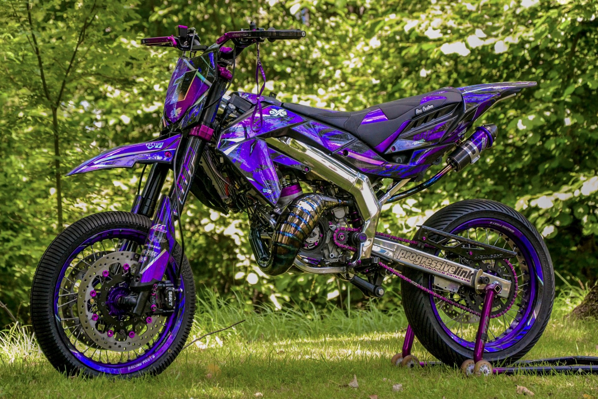 En action · Custom