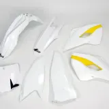 999W